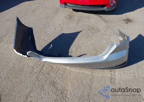 2025 Toyota Camry Le z USA, uszkodzony, nr VIN 4T1DAACK6SU074080